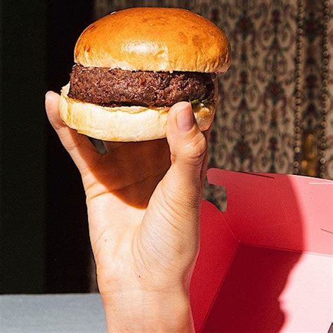 Massimo Bottura: The Delicious Emilia Burger 